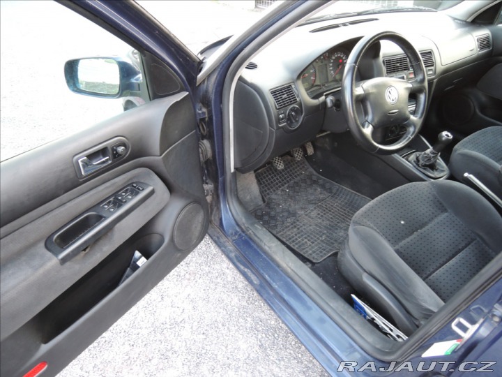 Volkswagen Golf 1,6 i 2000