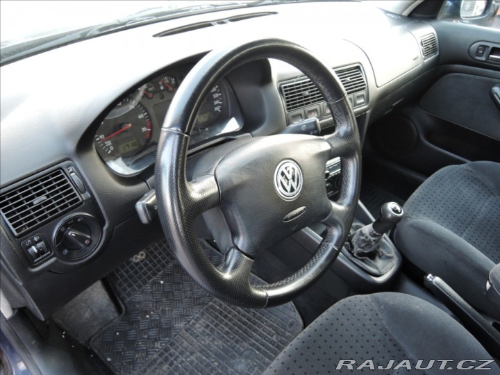 Volkswagen Golf 1,6 i 2000