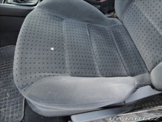 Volkswagen Golf 1,6 i 2000