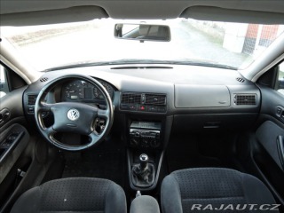 Volkswagen Golf 1,6 i 2000