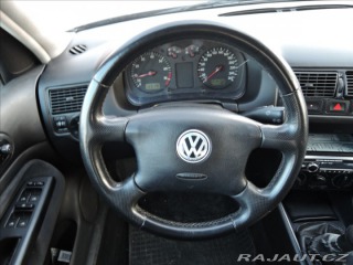 Volkswagen Golf 1,6 i 2000
