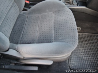 Volkswagen Golf 1,6 i 2000