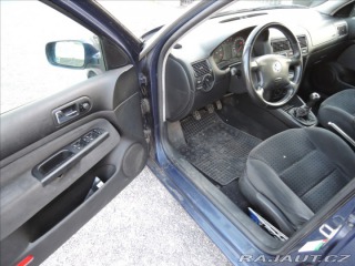 Volkswagen Golf 1,6 i 2000