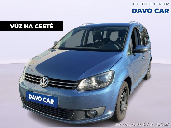 Volkswagen Touran 1,6 TDI Life Xenon 1.Maji 2013