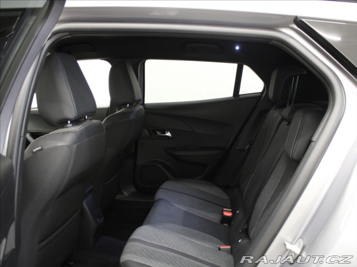 Peugeot 2008 1,2 PT 96kW AT Výprodej! 2024