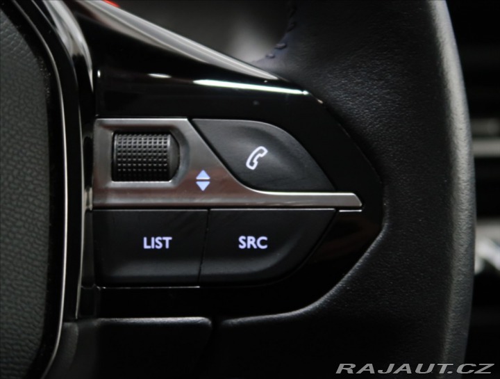 Peugeot 2008 1,2 i ČR 1. MAJ SERVIS PE 2022