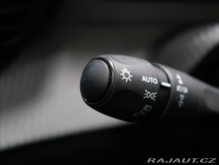 Peugeot 2008 1,2 i ČR 1. MAJ SERVIS PE 2022