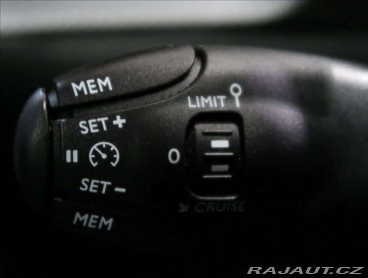 Peugeot 2008 1,2 i ČR 1. MAJ SERVIS PE 2022