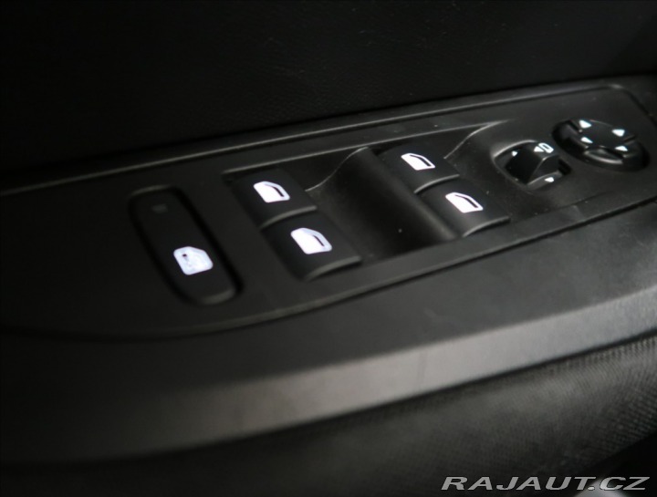 Peugeot 2008 1,2 i ČR 1. MAJ SERVIS PE 2022