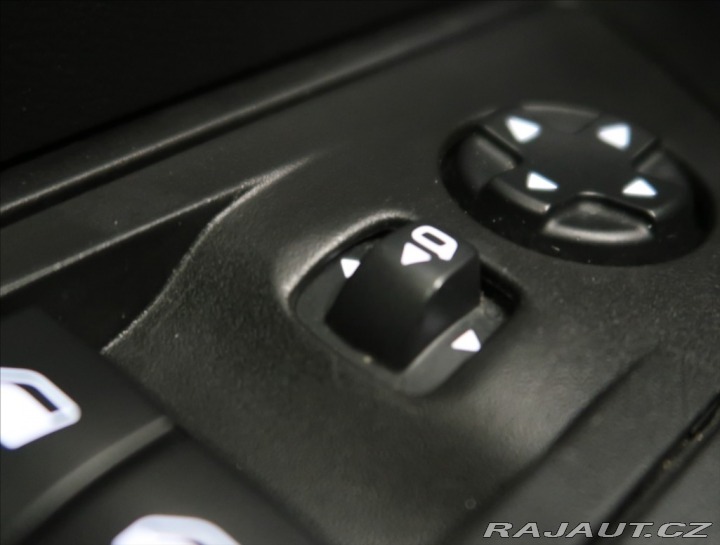 Peugeot 2008 1,2 i ČR 1. MAJ SERVIS PE 2022