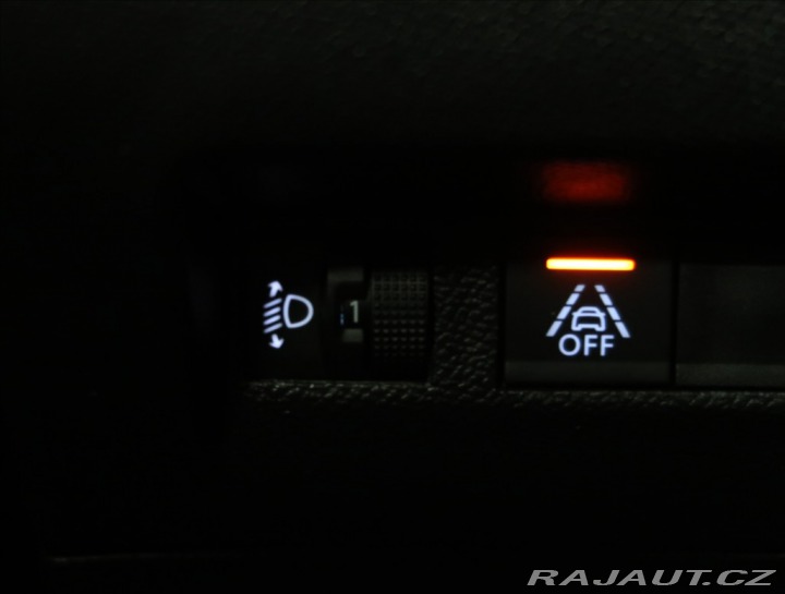 Peugeot 2008 1,2 i ČR 1. MAJ SERVIS PE 2022