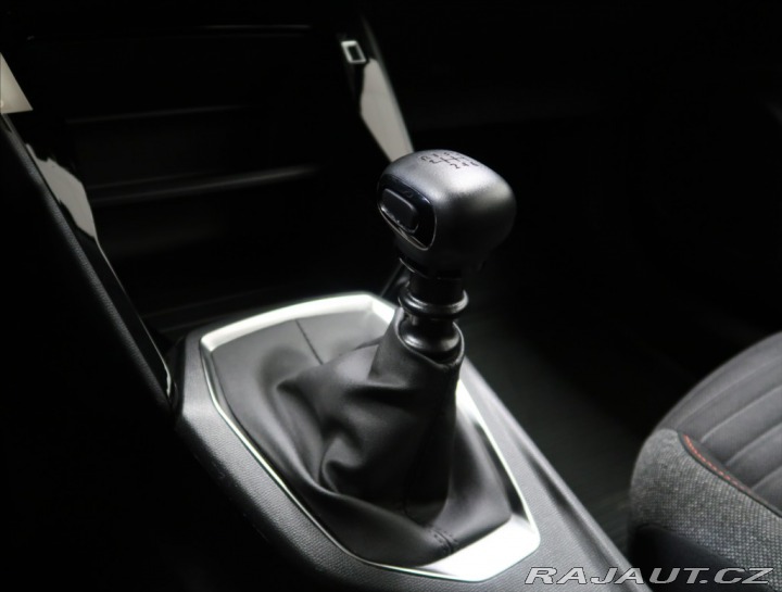 Peugeot 2008 1,2 i ČR 1. MAJ SERVIS PE 2022