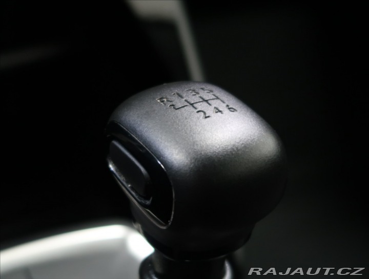 Peugeot 2008 1,2 i ČR 1. MAJ SERVIS PE 2022