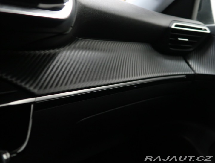 Peugeot 2008 1,2 i ČR 1. MAJ SERVIS PE 2022