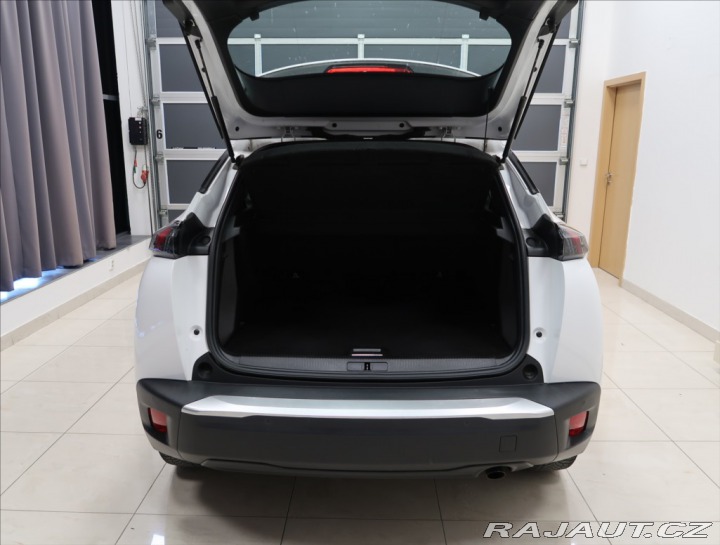 Peugeot 2008 1,2 i ČR 1. MAJ SERVIS PE 2022