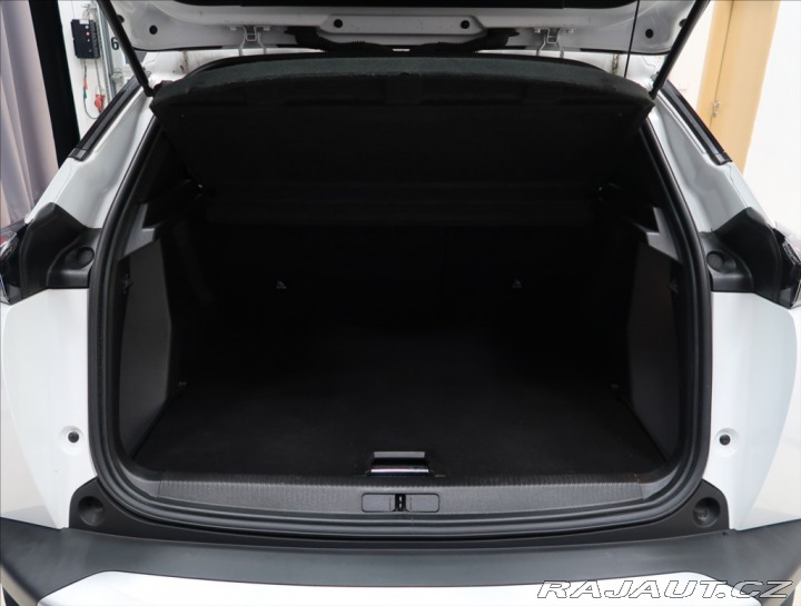 Peugeot 2008 1,2 i ČR 1. MAJ SERVIS PE 2022