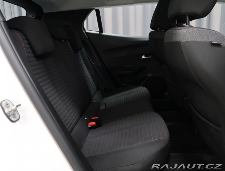 Peugeot 2008 1,2 i ČR 1. MAJ SERVIS PE 2022