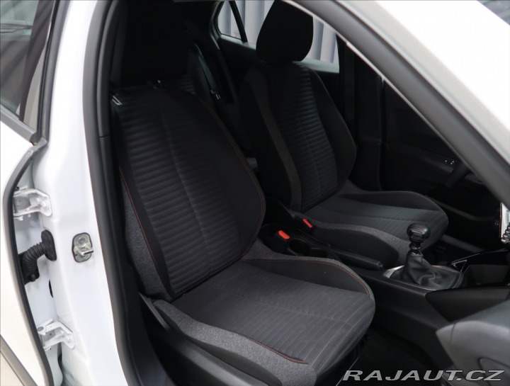 Peugeot 2008 1,2 i ČR 1. MAJ SERVIS PE 2022