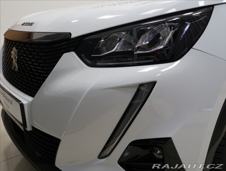 Peugeot 2008 1,2 i ČR 1. MAJ SERVIS PE 2022