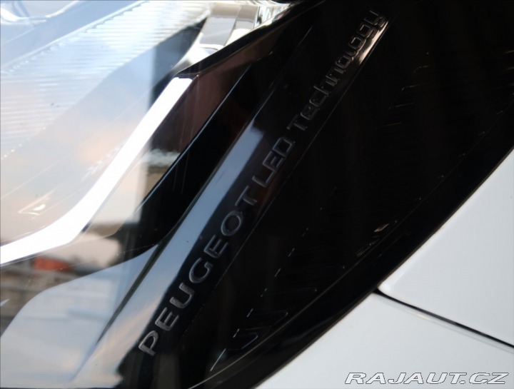 Peugeot 2008 1,2 i ČR 1. MAJ SERVIS PE 2022