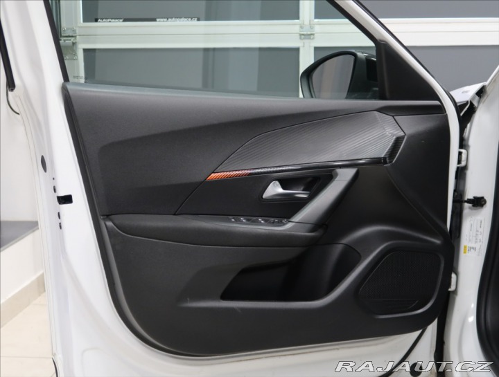 Peugeot 2008 1,2 i ČR 1. MAJ SERVIS PE 2022