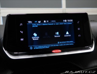 Peugeot 2008 1,2 i ČR 1. MAJ SERVIS PE 2022