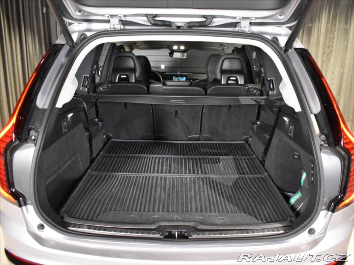 Volvo XC90 2,0 T8 AWD ULTRA B&W, 2025