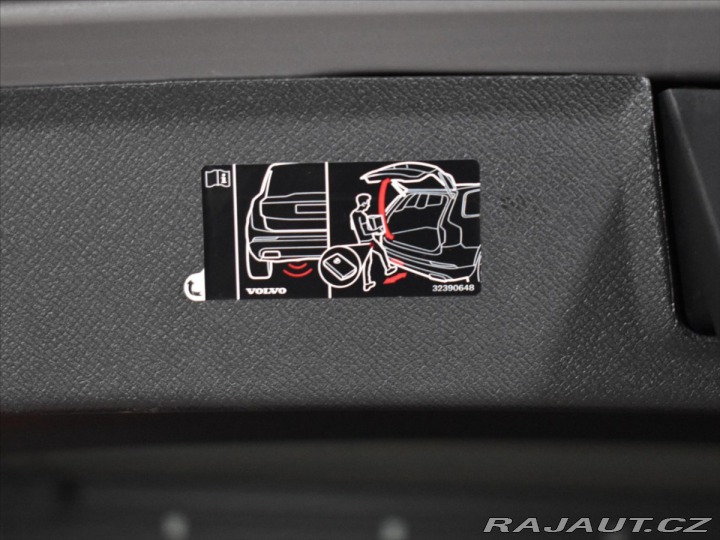 Volvo XC90 2,0 T8 AWD ULTRA B&W, 2025