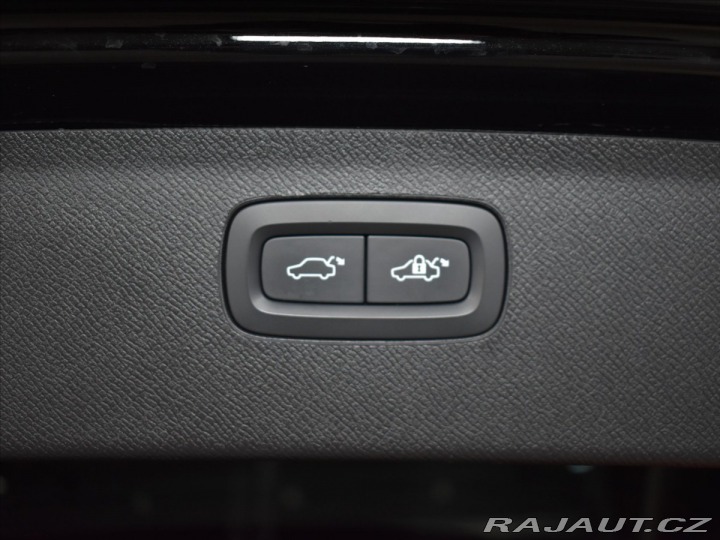 Volvo XC90 2,0 T8 AWD Ultra B&W, 2025