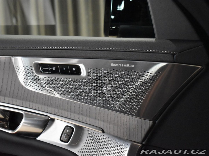 Volvo XC90 2,0 T8 AWD Ultra B&W, 2025