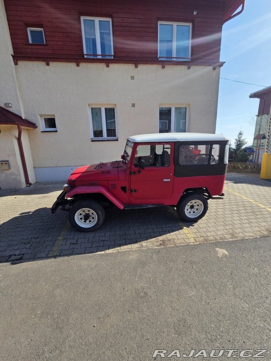 Toyota Land Cruiser BJ 42 1800
