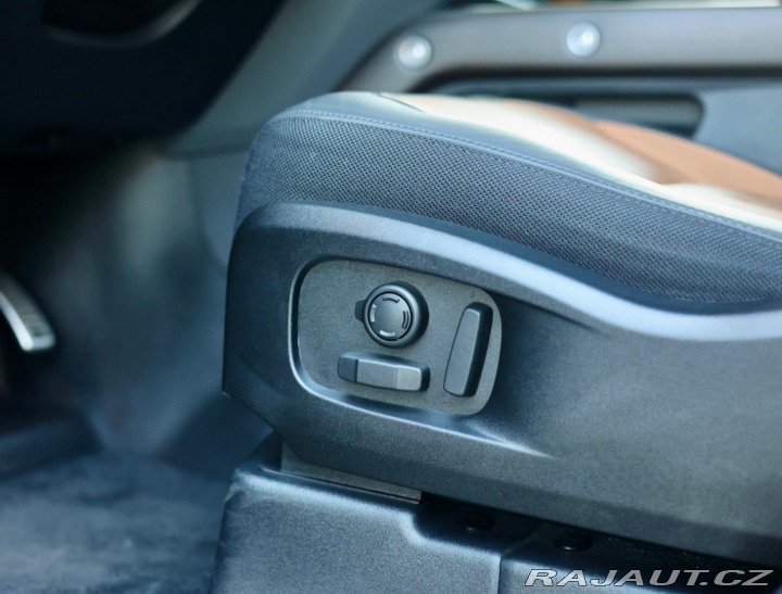 Land Rover Defender 110 P400 ehybrid X 2023