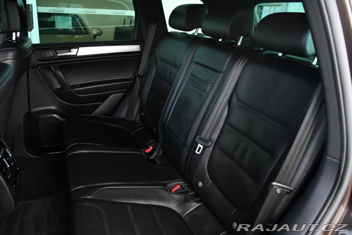 Volkswagen Touareg 3.0TDi 4MOTION TAŽNÉ K360 2011