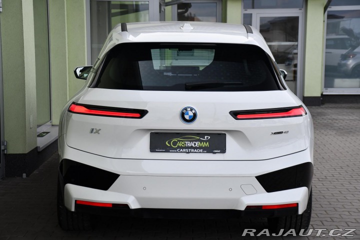 BMW iX xDrive40 K360° REZERVACE 2023