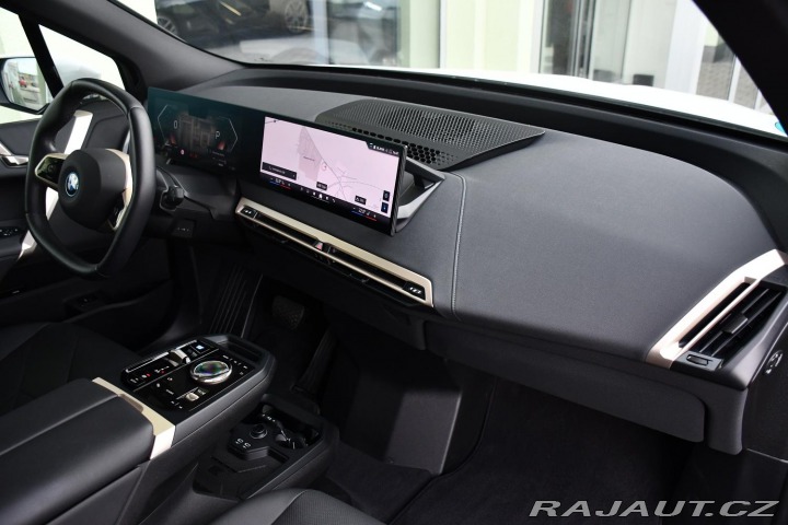 BMW iX xDrive40 K360° REZERVACE 2023