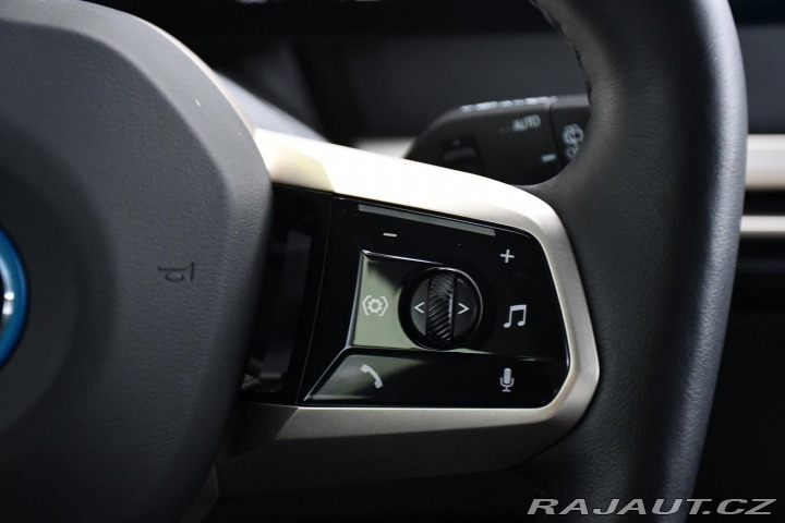 BMW iX xDrive40 K360° REZERVACE 2023