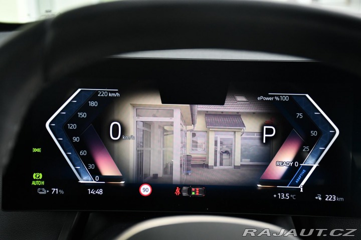 BMW iX xDrive40 K360° REZERVACE 2023