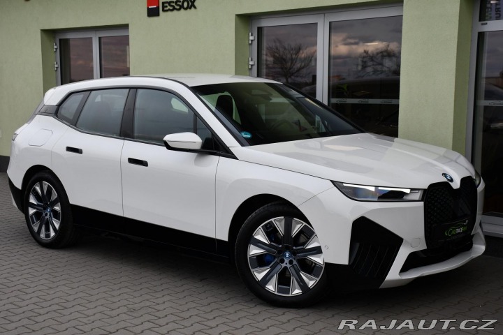 BMW iX xDrive40 K360° REZERVACE 2023