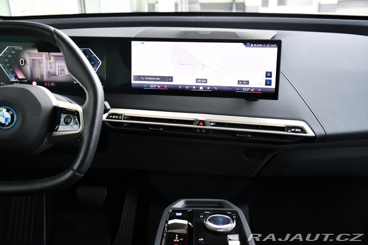 BMW iX xDrive40 K360° REZERVACE 2023