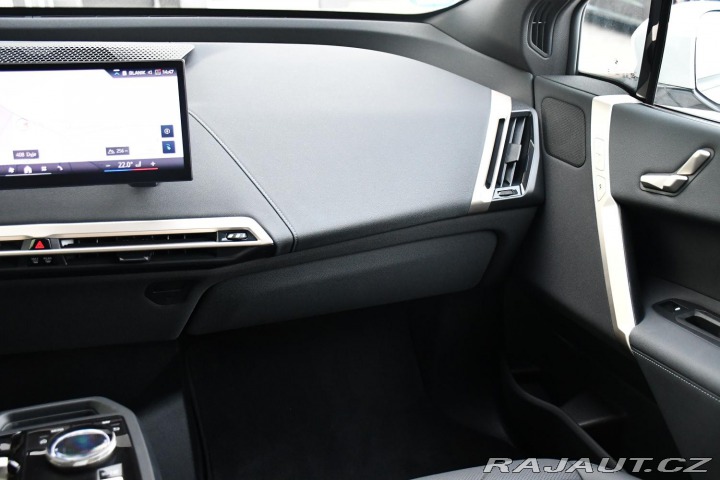 BMW iX xDrive40 K360° REZERVACE 2023