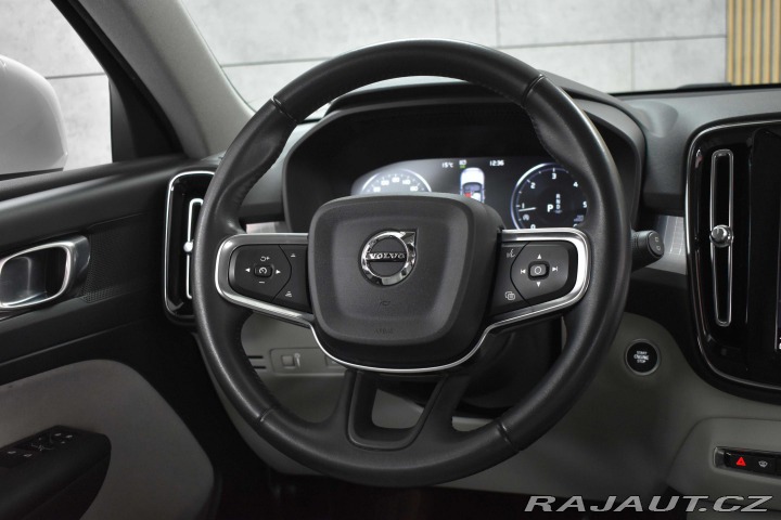 Volvo XC40 D3 MOMENTUM*TAŽNÉ*4xVÝHŘE 2019
