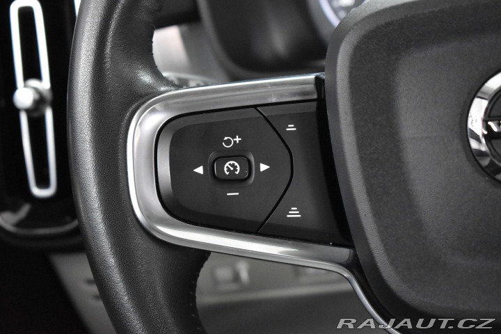 Volvo XC40 D3 MOMENTUM*TAŽNÉ*4xVÝHŘE 2019