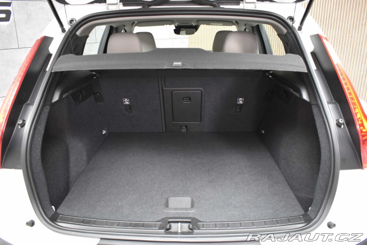 Volvo XC40 D3 MOMENTUM*TAŽNÉ*4xVÝHŘE 2019