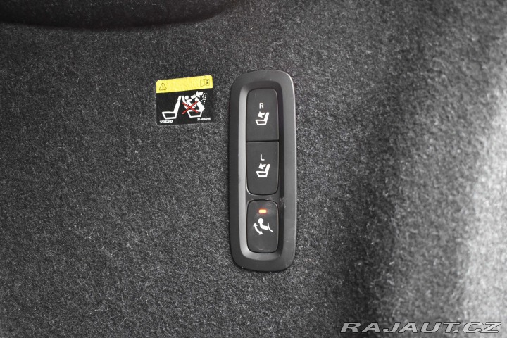 Volvo XC40 D3 MOMENTUM*TAŽNÉ*4xVÝHŘE 2019