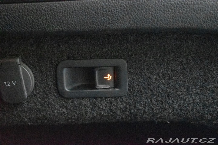 Volkswagen Passat 2.0TDI 147 R-LINE*TAŽNÉ*D 2022