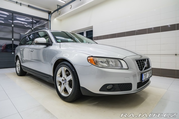 Volvo V70 2.4 D 120kW At. Kinetic 2008