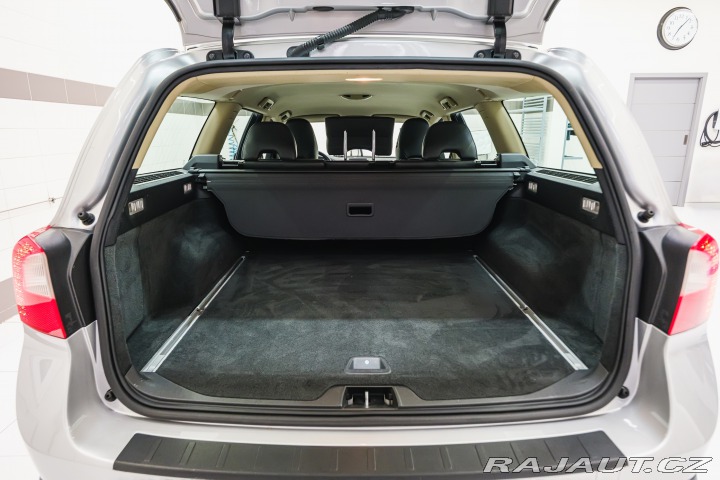 Volvo V70 2.4 D 120kW At. Kinetic 2008