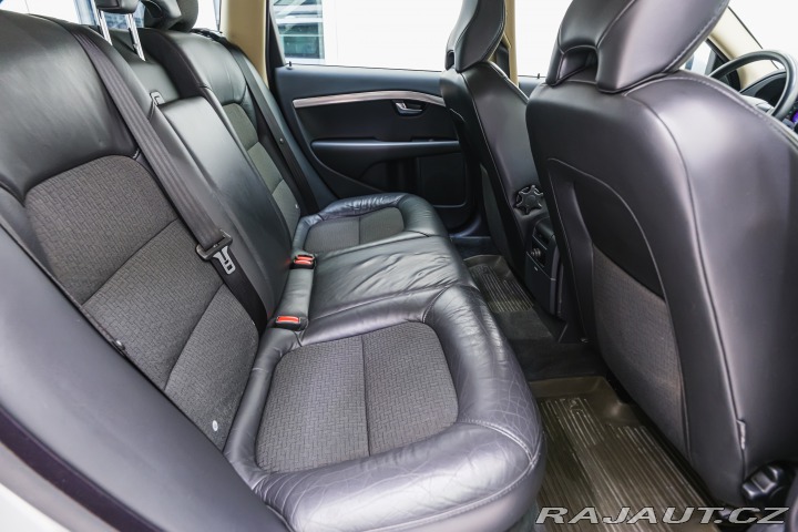 Volvo V70 2.4 D 120kW At. Kinetic 2008