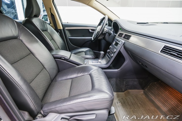 Volvo V70 2.4 D 120kW At. Kinetic 2008