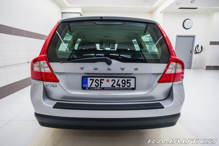 Volvo V70 2.4 D 120kW At. Kinetic 2008